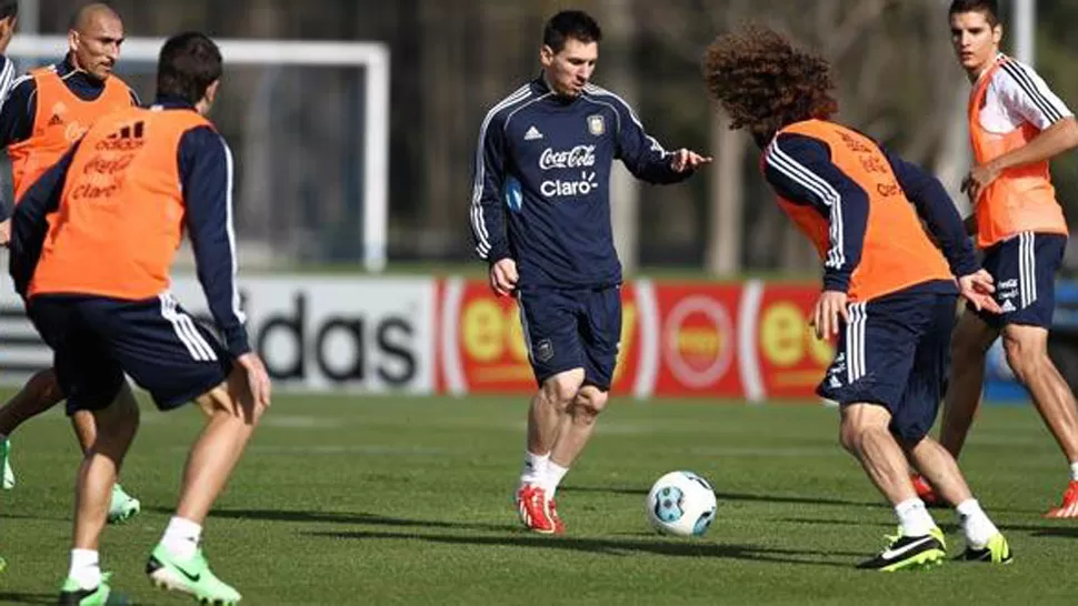 ARGUMENTO. La larga inactividad de Messi es una preocupación del cuerpo técnico argentino. FOTO TOMADA DE TN.COM.AR