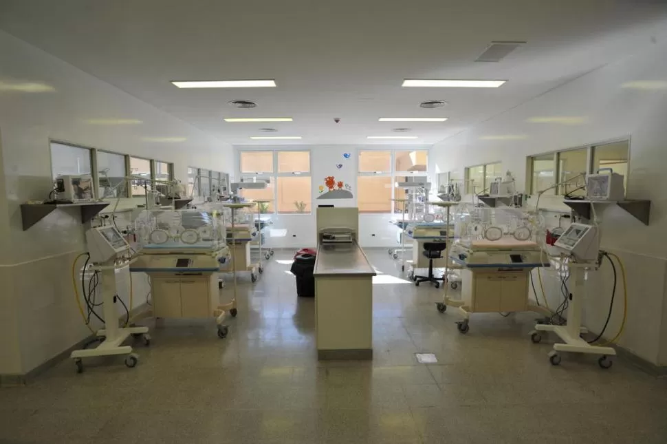 ESTILO ESPAÑOL. El Hospital del Este fue diseñado bajo los estándares sugeridos por España, que financió parte de la obra con 16 millones de euros. LA GACETA / FOTOS DE DIEGO ARAOZ 