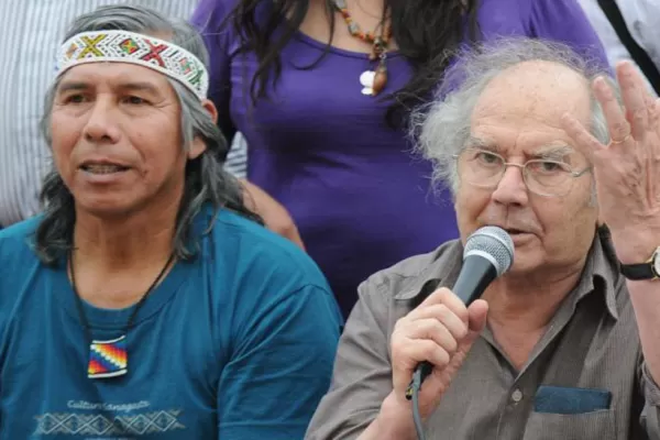 Los qom esperan en Plaza de Mayo a que los reciba la Presidenta