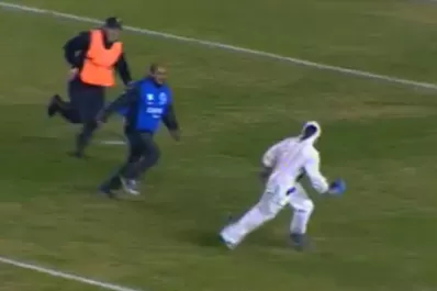 Hinchas de Racing soltaron al fantasma de la B