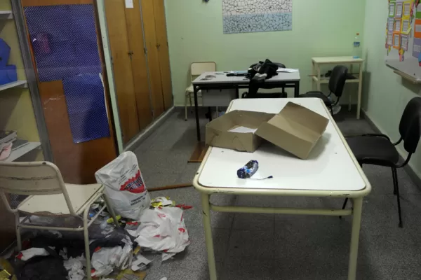 Robaron computadoras y bombas de agua en una escuela