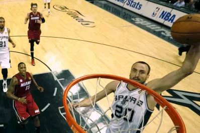 Mirá las dos volcadas de Ginóbili ante Miami Heat