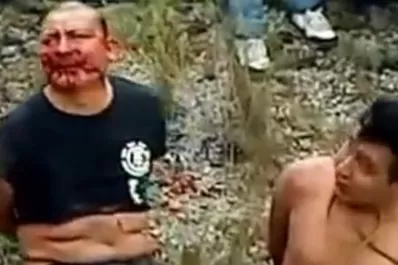 Venden un DVD en el que linchan y queman vivos a dos acusados de violación