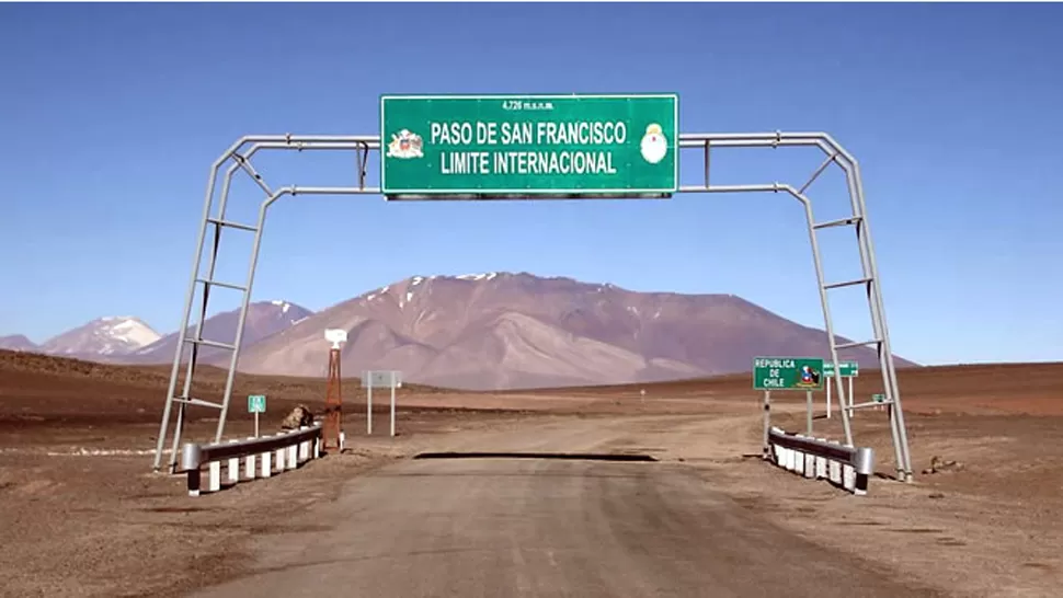 LIMITE. El paso internacional está intransitable desde el lado chileno. FOTO ARCHIVO