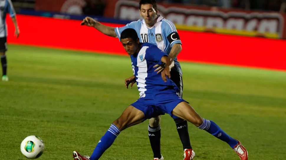 BRILLANTE. Messi hizo delirar al público guatemalteco. REUTERS