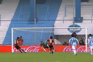 El increíble penal que erró Scocco
