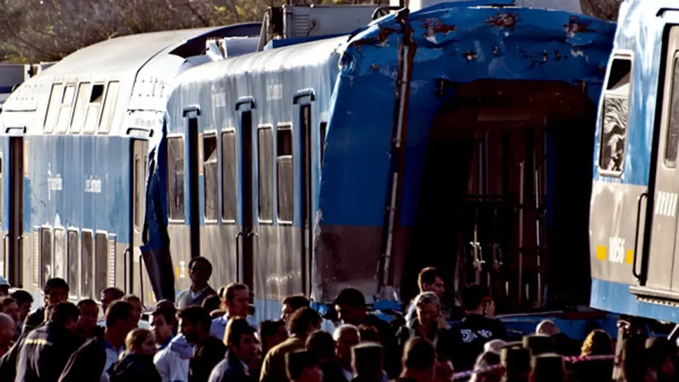 IMAGEN DEL HORROR. El choque de trenes causó tres muertes. FOTO TOMADA DE INFOBAE.COM