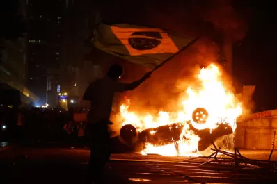 Caos en Brasil tras el aumento del costo del transporte público