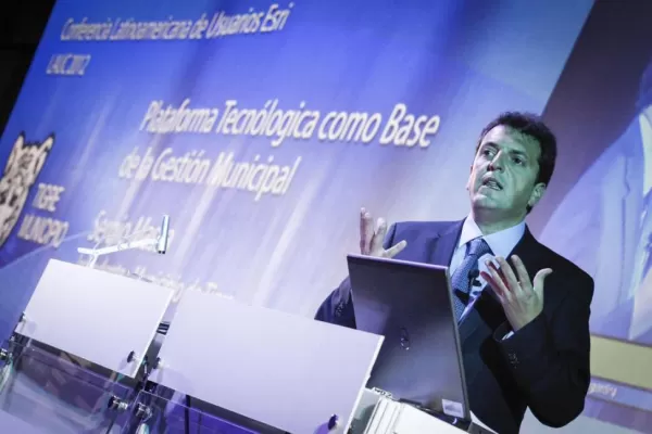 Massa calla, su esposa relativiza la pelea y Moyano le dice Peroncito