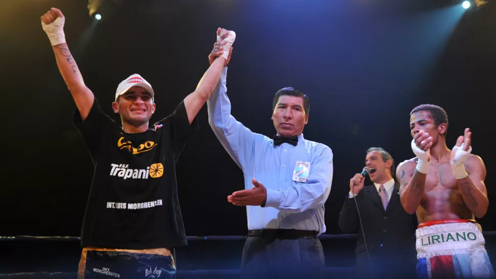 CAMPEON. Darío Ruiz le ganó al dominicano Diego Pichardo y retuvo la corona Latino Mosca de la OMB. FOTO DE DIEGO ARAOZ / LA GACETA