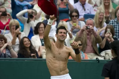 Djokovic, un striptease y la imitación a Sharapova