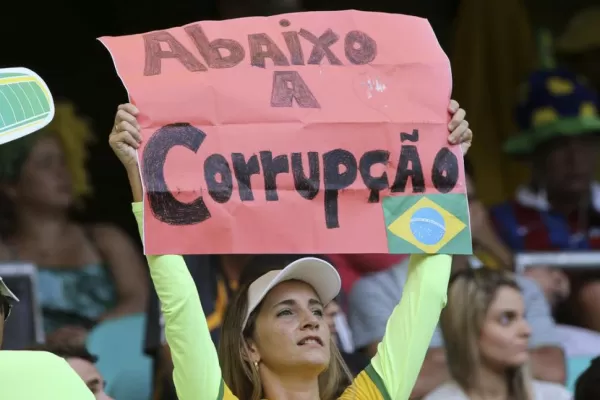 Menos gente participó de nuevas marchas