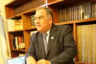 Cerisola reacomoda su gabinete en la UNT