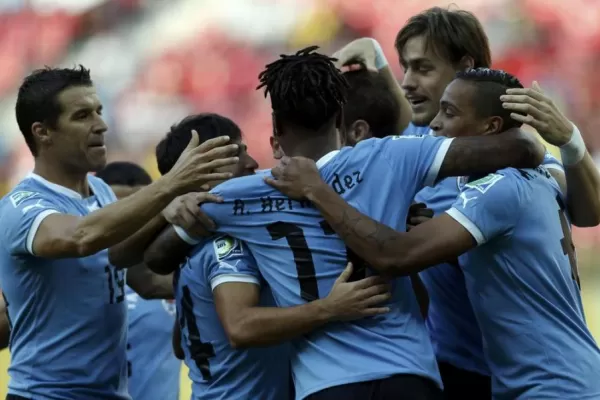 Uruguay terminó de pasear a Tahití por Brasil