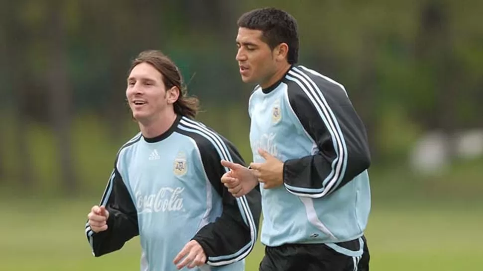 JUNTOS. Además del talento, los dos futbolistas comparten los festejos de sus cumpleaños. FOTO TOMADA DE CRONICA.COM.AR