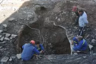 El cráter destapó instalaciones deterioradas y enojo vecinal