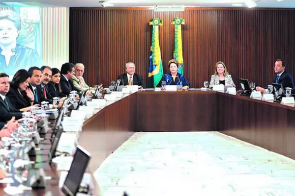 Dilma Rousseff desistió de plebiscitar una reforma política