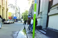 Una vereda intransitable en pleno centro