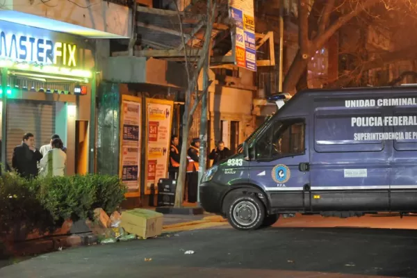 Allanan dos locales por los dichos de un taxista