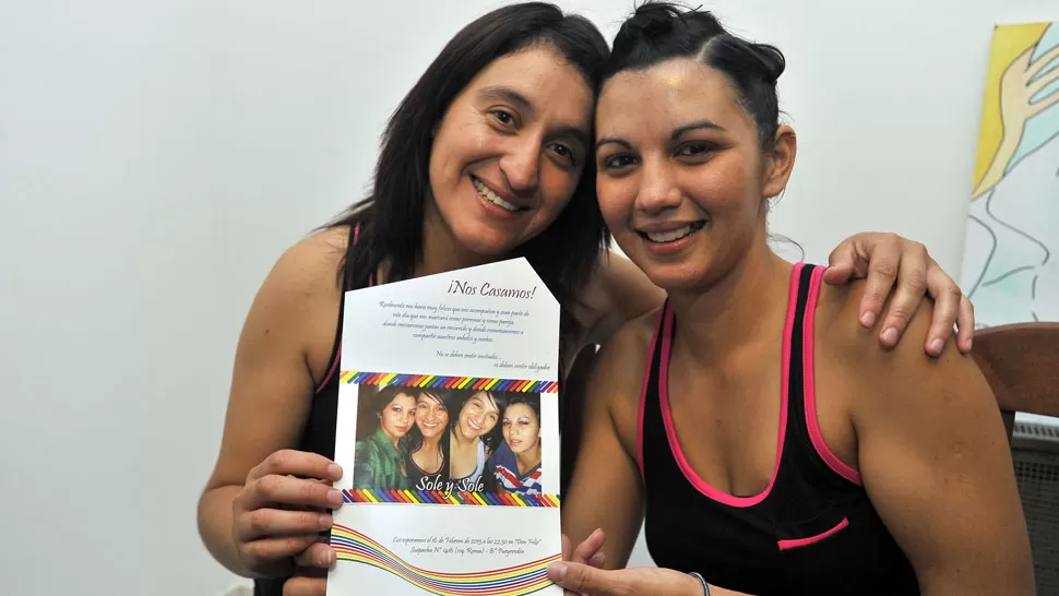JUNTAS. Karina Villarruel y Soledad Ortiz se casaron en febrero pasado. DYN