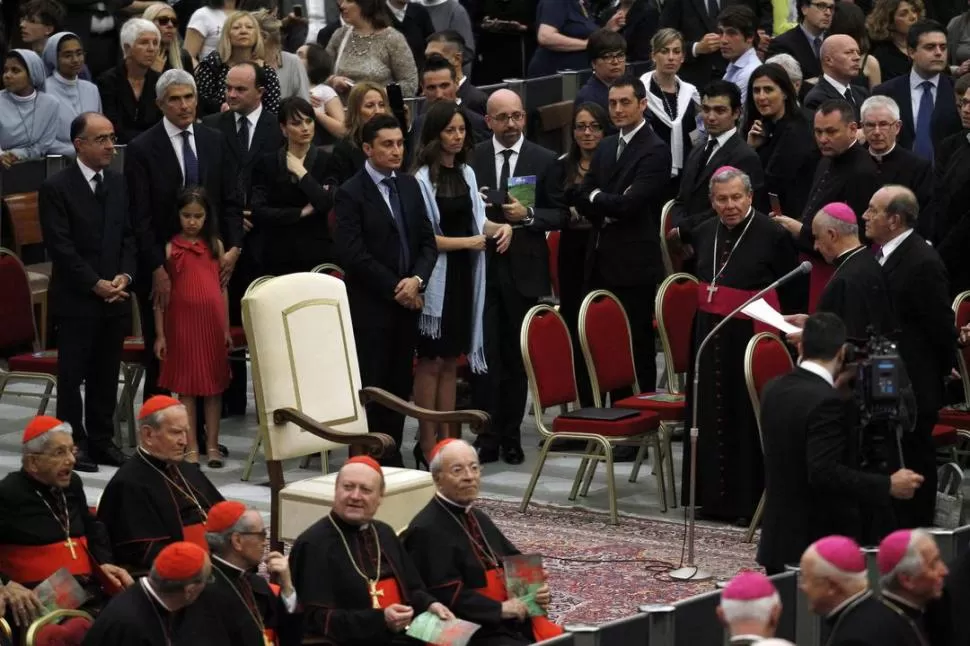 LA SILLA VACÍA. El Papa faltó al concierto. Está haciendo lo posible para no ser tratado como un príncipe. REUTERS