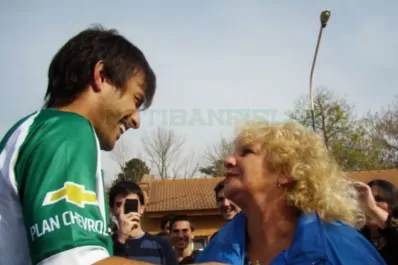Cvitanich hizo las paces con la abuela hincha de Banfield que lo insultó en 2012