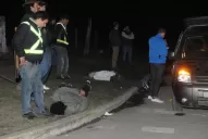 Cayó un dúo que iba con armas en la vía pública