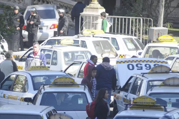 Levantaron el paro, pero esperan a Alperovich