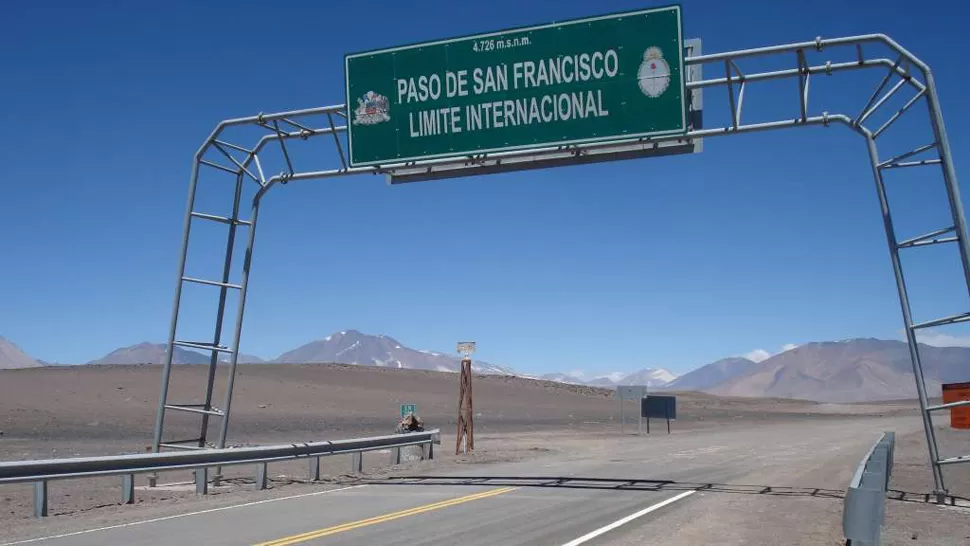 INTERNACIONAL. El Paso de San Francisco, por la ruta 60, une Argentina y Chile, a la altura de Catamarca. FOTO ARCHIVO