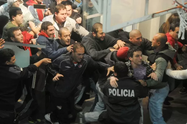 Pablo Moyano niega relación con los incidentes ocurridos en Independiente