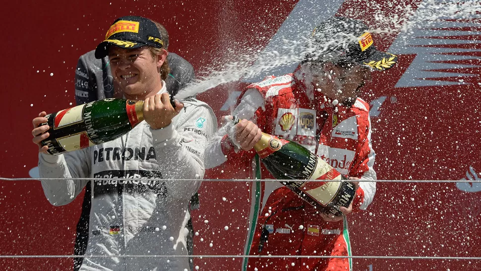 VICTORIOSO. El piloto de Mercedes ganó su segunda carrera de la temporada. REUTERS