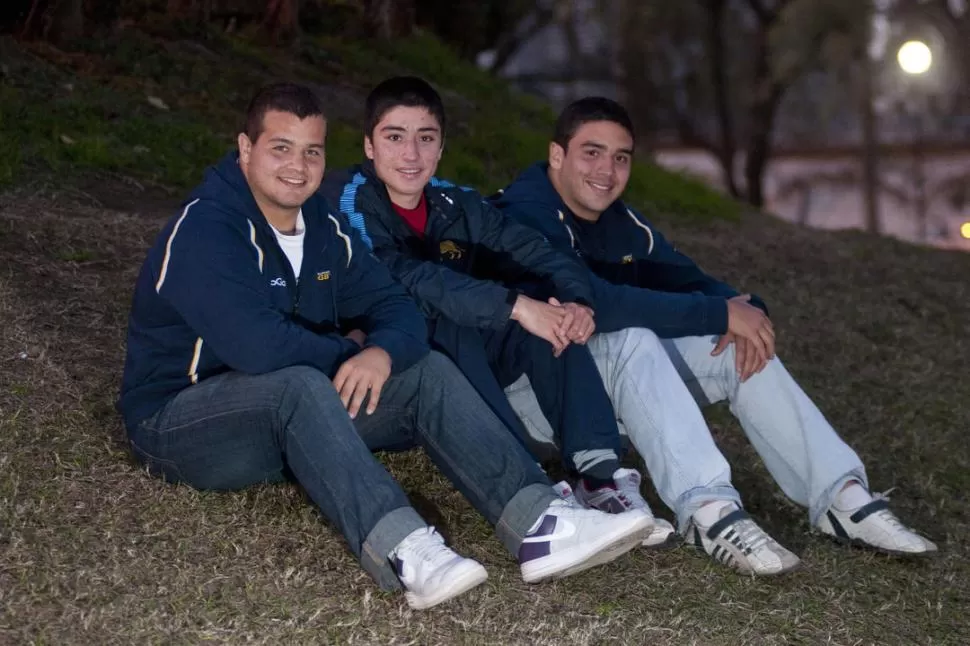 UNA VIDA POR DELANTE. Santiago Iglesias Valdez (Universitario), Ignacio Albornoz (Tucumán Rugby) y Lucas Noguera Paz (Lince), jóvenes figuras que proyectan un futuro naranja, Puma y profesional. 