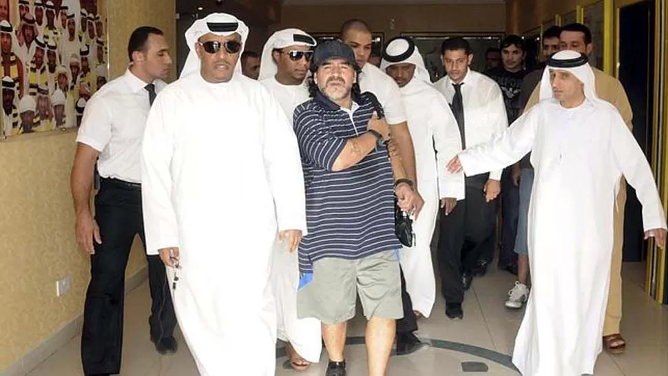 NUEVA ETAPA. Maradona cobrará una suma similar a la que ganaba en Al-Wasl. FOTO TOMADA DE ABC.ES