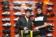 Compró ropa deportiva         y calzado en Sportsman