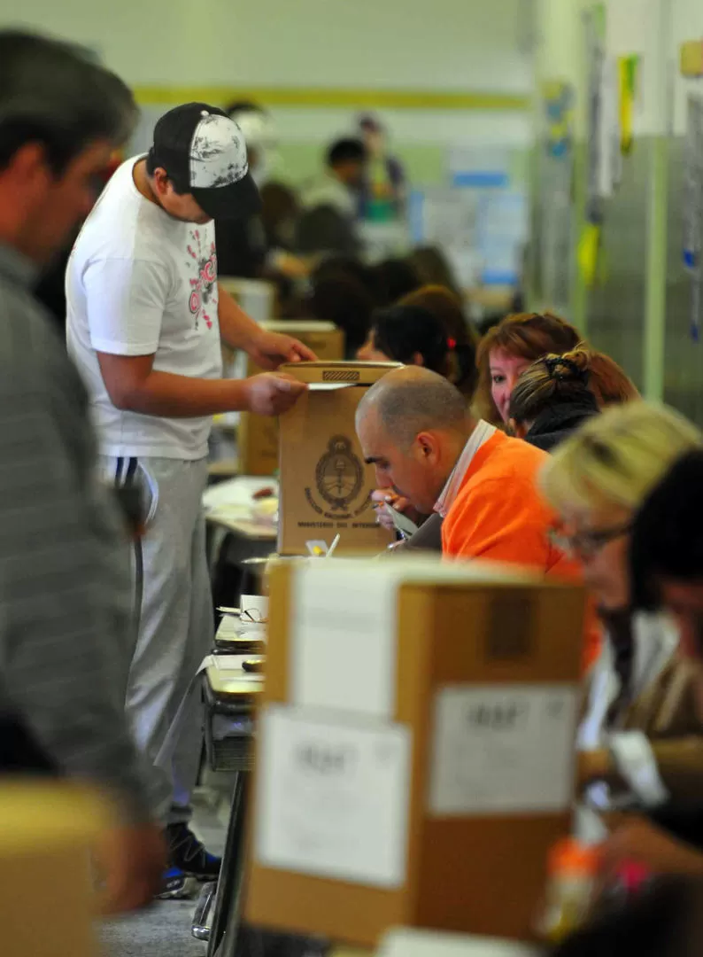 COMO EN 2011. El 11 de agosto, los argentinos votarán por segunda vez en elecciones primarias y obligatorias. TELAM (ARCHIVO)