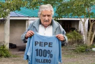 Pepe Mujica grita en la tapa de una revista villera que se queda en el Mercosur