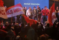 Boina Blanca debutó con críticas a propios y ajenos