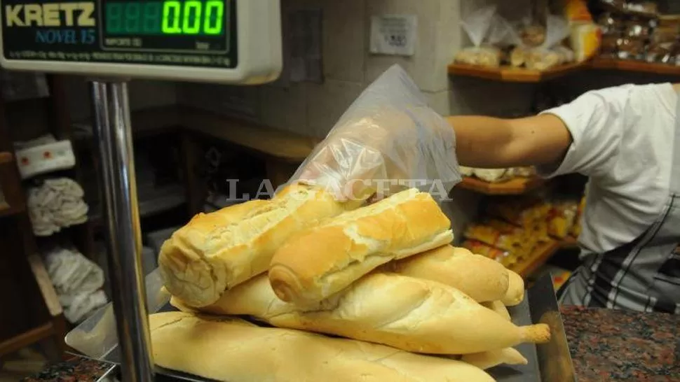 UN LUJO. El pan francés puede costar hasta $20 el kilo. LA GACETA (ARCHIVO)