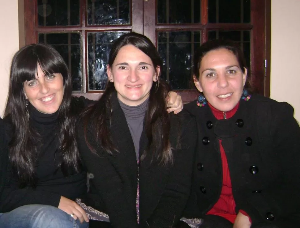 ENCUENTRO. Lucía Elorriaga, Graciana Cordileone y Mariel Vincent. 