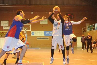 Estudiantes recuperó la sonrisa ante el azzurro
