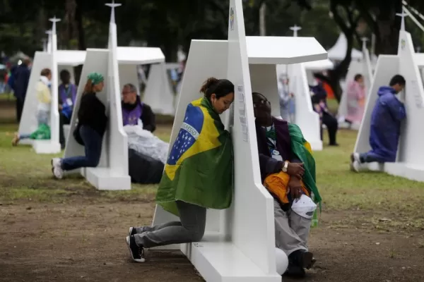Río explota de gente y el corazón de los fieles estalla de fe