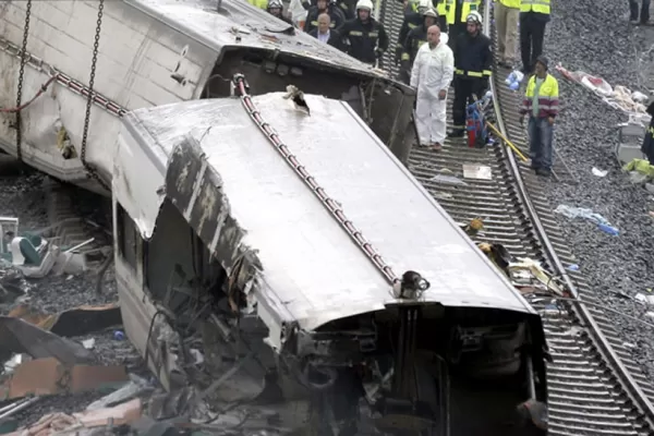 Ya son 78 los muertos por el descarrilamiento de un tren en España