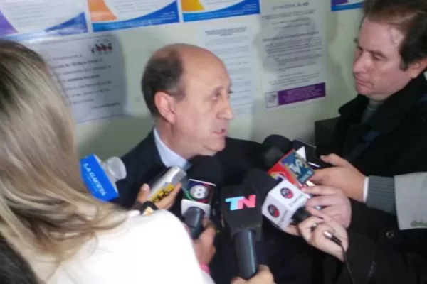 Los policías detenidos están imputados de privación ilegítima de la libertad, informó el fiscal Navarro Dávila