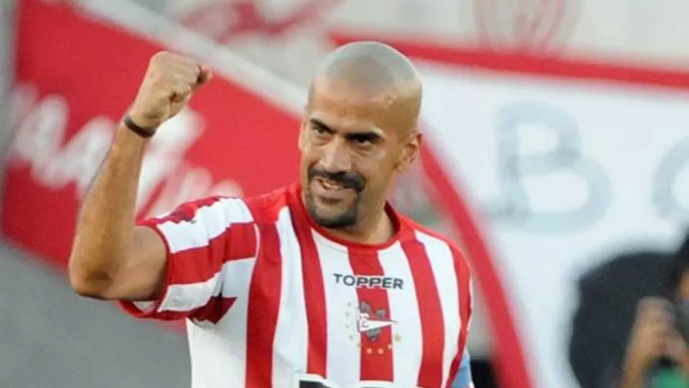 LA VUELTA DEL IDOLO. La Brujita Juan Sebastián Verón voverá a jugar en Estudiantes de La Plata cuando mañana enfrenten a Atlético Madrid.