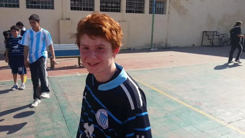 UN DEPORTISTA DE ALMA. Matteo visitó la provincia y despuntó el vicio del handball.  GENTILEZA FOTOS DE ENRIQUE DELGADO