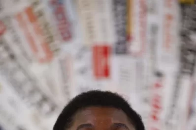 Le arrojan bananas a una ministra italiana