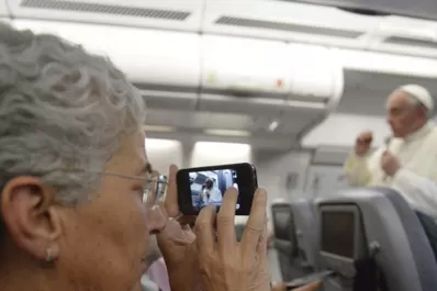 Francisco: Si una persona es gay y busca al Señor, ¿quién soy yo para criticarlo?