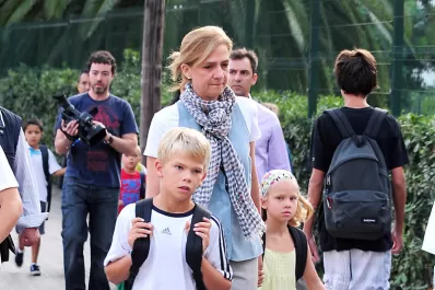 La infanta Cristina se muda a Suiza con hijos, pero sin marido