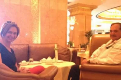 Alperovich cargó contra Clarín y dijo que él pagó su viaje a Dubai