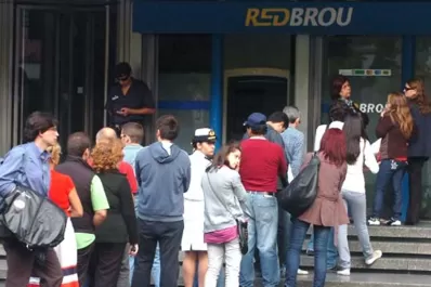 Mujica: Los argentinos son capaces de evadir al Papa y a la ONU para comprar dólares